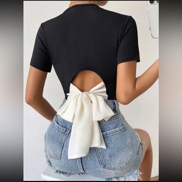 SHEIN Privé Black Tie Back Round Neck Rib Knit Crop top size Medium - Picture 3 of 9